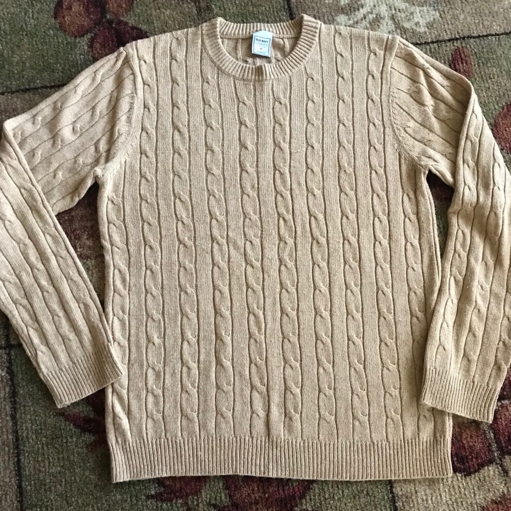 Cashmere cable knit sweater classic
